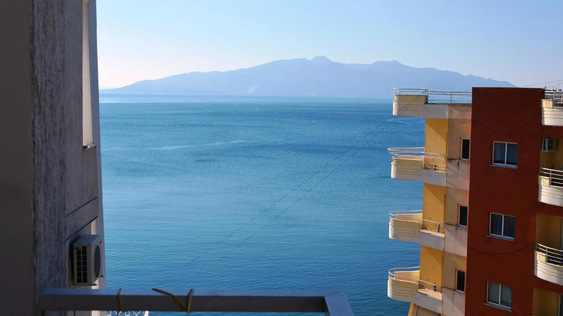 SarandëPeaceful Coastal Retreat For Couples & Familiesアパートメント アパート